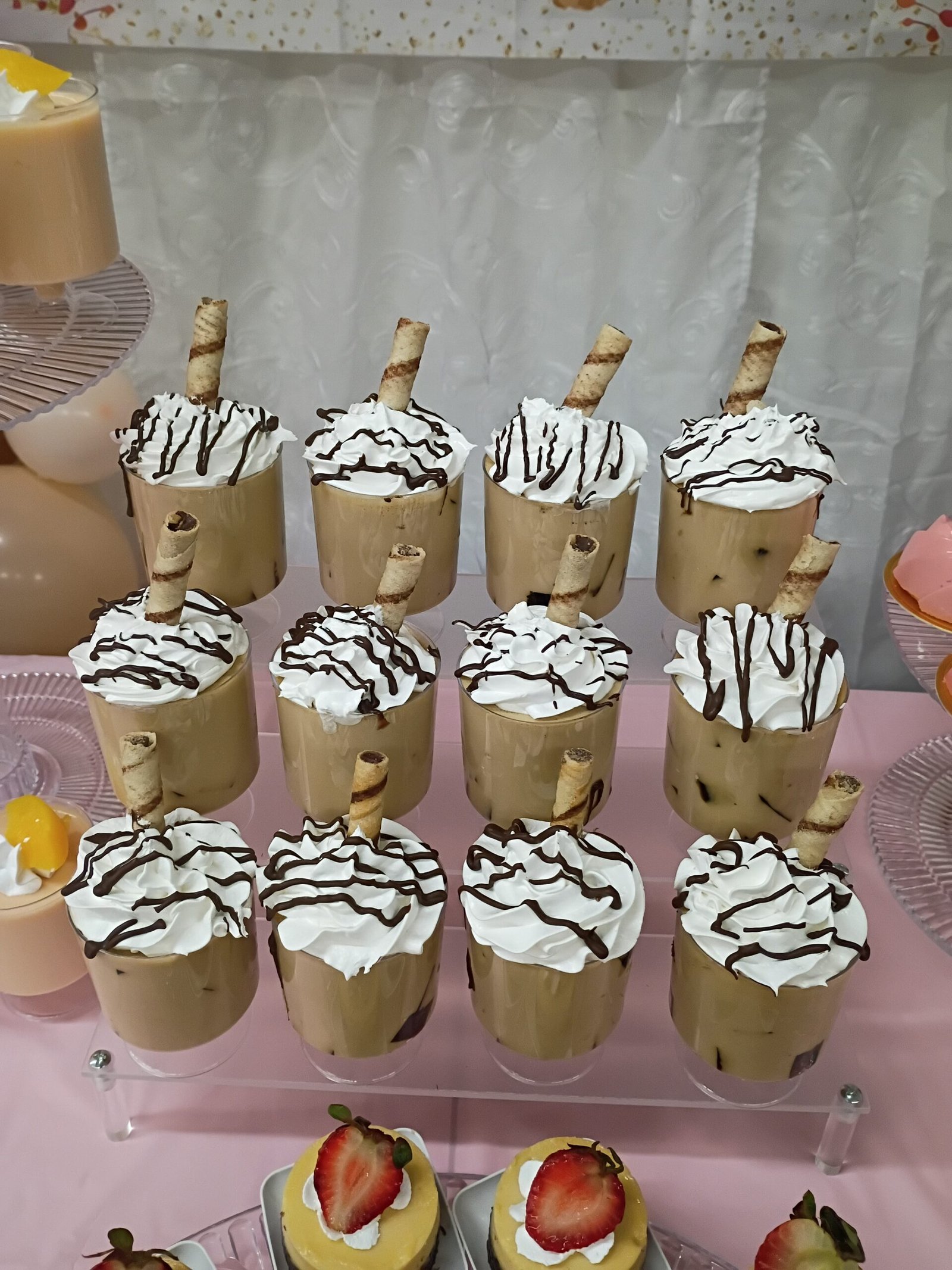 Variedad de postres para evento