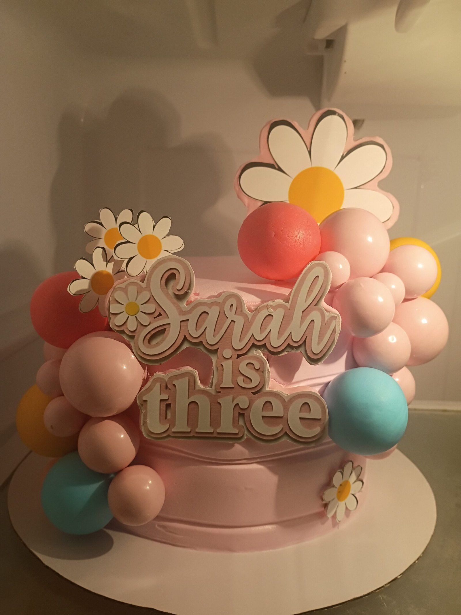 Pastel personalizado para cumpleaños de Isela's Postres