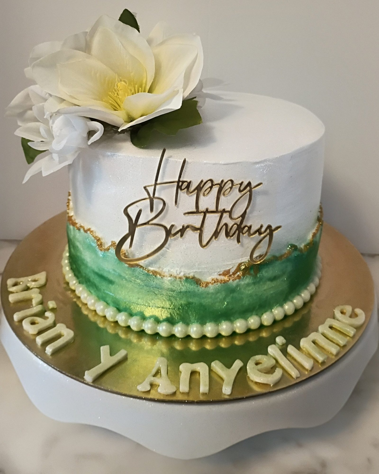 Pastel personalizado para cumpleaños de Isela's Postres